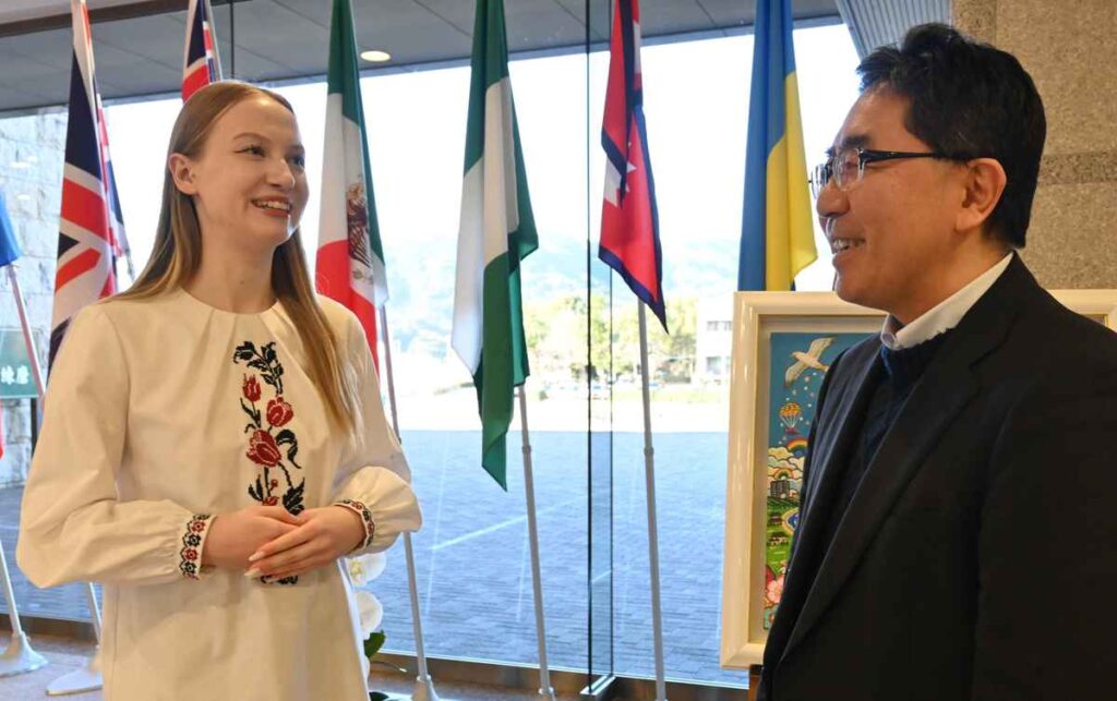 【自立の支援】ロシアによる侵略3年、日本避難のウクライナ大学生　生活基盤確保から就職・自立の支援へ